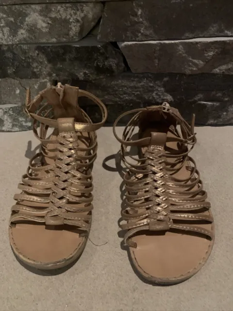Seychelles Girls Strappy Sandals Tan And Gold Zip Back Gladiator Size 2Y