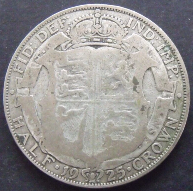 1925 SCARCE GEORGE V SILVER HALF CROWN  ( 50% Silver )  British 2/6 Coin.   559