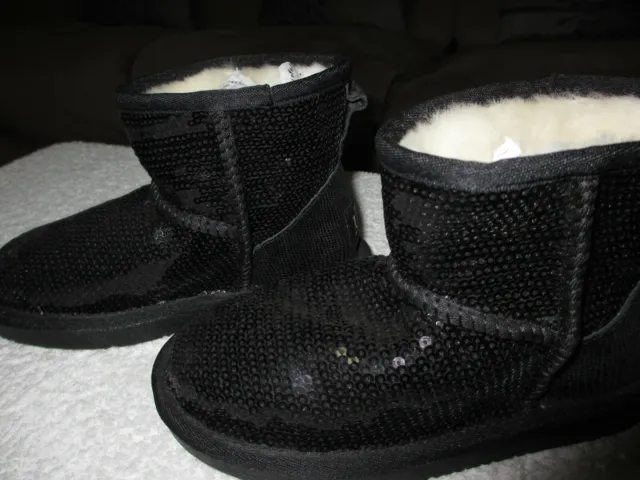 UGG Australia Ozlamb 1x Pair Kids Boots Color Black with Sequin Size 11