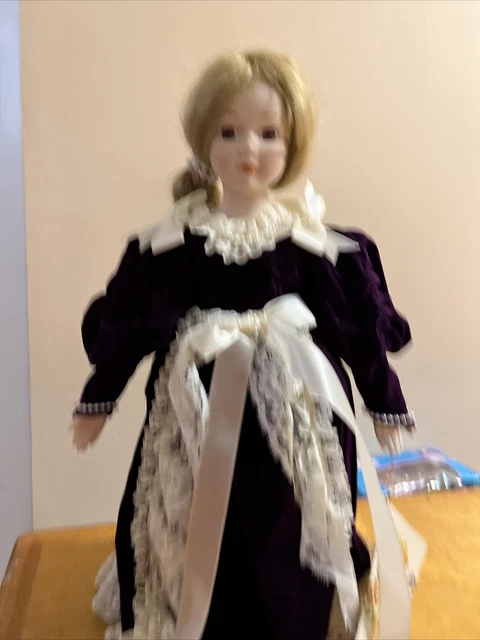 Duck House 25” Porcelain Rapunzel Doll Box SW11