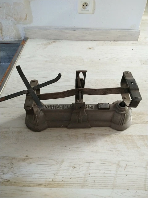 Ancienne balance d'épicier restaurée - Ma valise en carton
