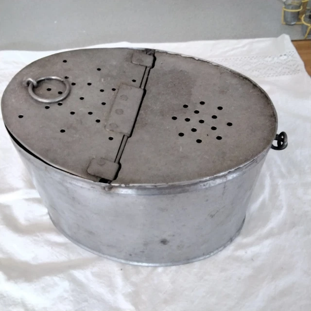 Ancienne Goujonnière De Pêche En Zinc – Fabriquée En France (Réf. N.1)