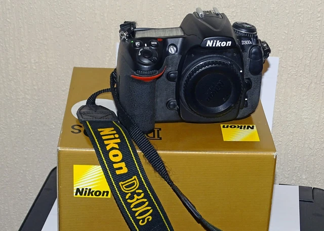 Nikon D D300S 12.3MP Digital SLR Camera - Black (Body only)