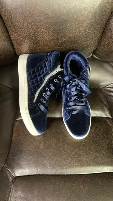 Brand new no box! Girls Steve Madden Blue Velvet High Top Sneakers Size 3Y