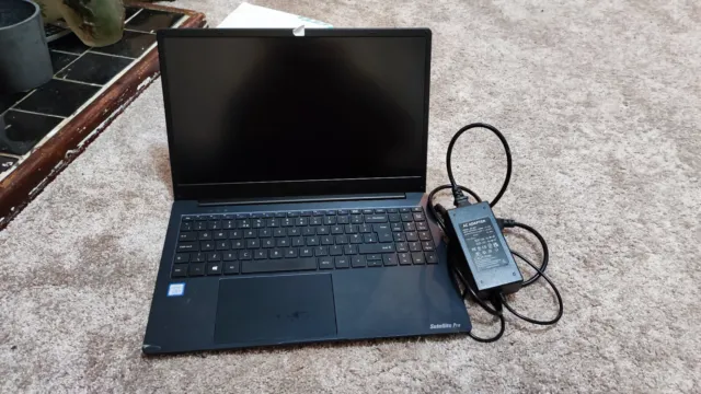 Laptop Toshiba satellite C50-E-103 Dynabook 15.6 core i5 8GB ram 256 SSD