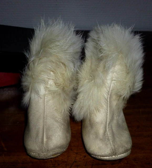 Ancienne paire de chaussures bottines en cuir - bébé ou poupée ancienne ART DECO
