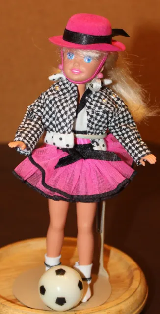 ⚽Vintage Barbie 1992 STACIE PARTY N PLAY TUTU SKIRT JACKET SOCCER SET