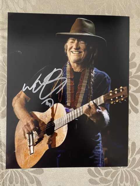 Willie Nelson Signed 8 X 10 Photo With COA