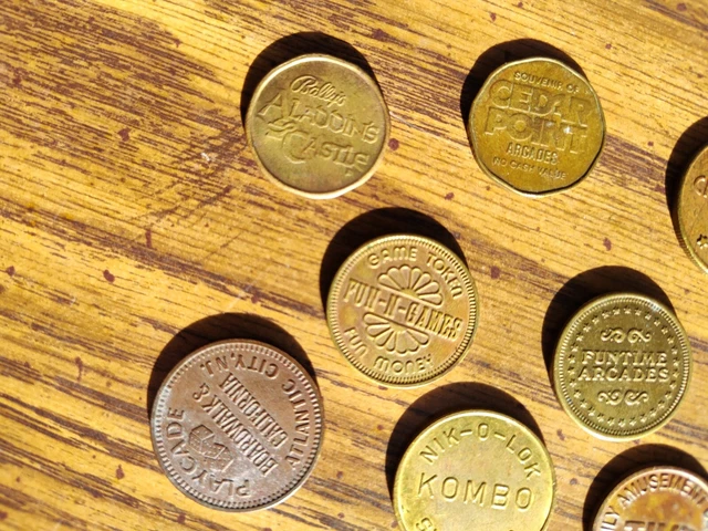 10 DIFFERENT VINTAGE Gaming Tokens - Cedar Point, Challengers, Aladdin ...