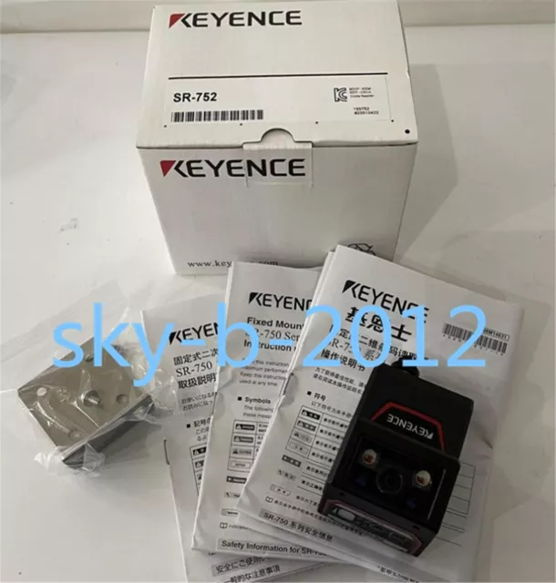 1 pcs NEW IN BOX KEYENCE  bar code reader  SR-752