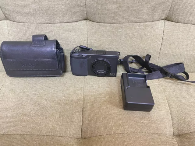 RICOH Digital Camera GR DIGITALII 10MP From Japan Fedex w/charger [AS-IS]