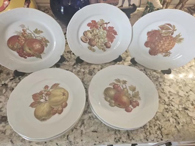 Vintage 8  BAREUTHER WALDSASSEN Bavaria Germany Porcelain Fruit Plates