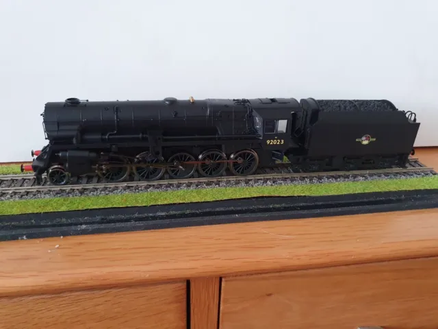 Hornby R3274 OO Scale Steam Locomotive Nr 92023 9F Crosti Boiler DCC Ready