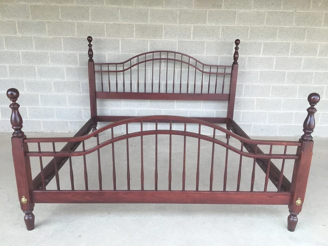 Colonial Furniture Cherry Cottage Style Spindle Cannonball King Size Bed Frame
