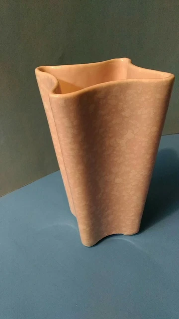Large Mid Century 'Shawnee'  Pink Speckled Kenwood 'Stardust' Vase