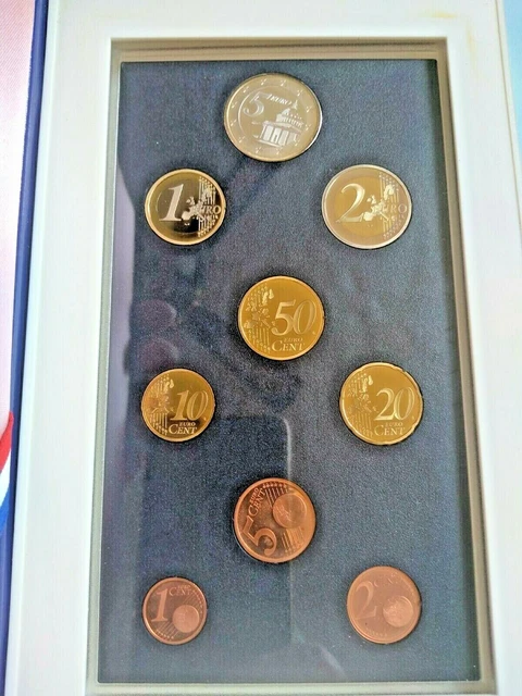 coffret euro  2004 , Be , fdc   avec 5 euro Argent Panthéon  + certificat