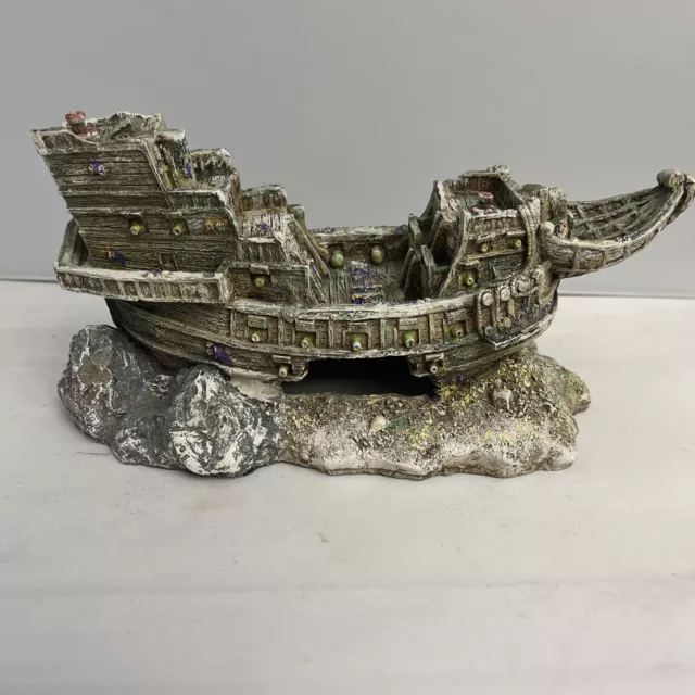 Aquarium Decor Fish Tank Resin Shipwreck Decoration Pirate Treasure Ship