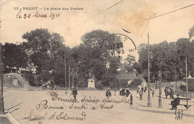 Carte Postale Ancienne Dept 29 Finistère - Brest la Place des Portes
