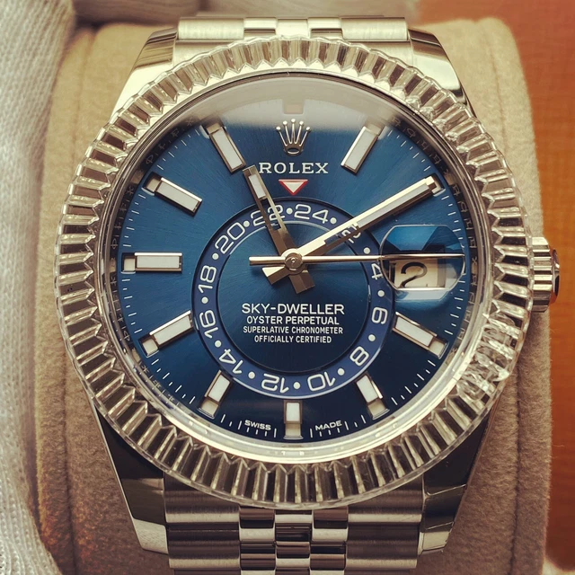 Rolex sky dweller blu prezzo hotsell