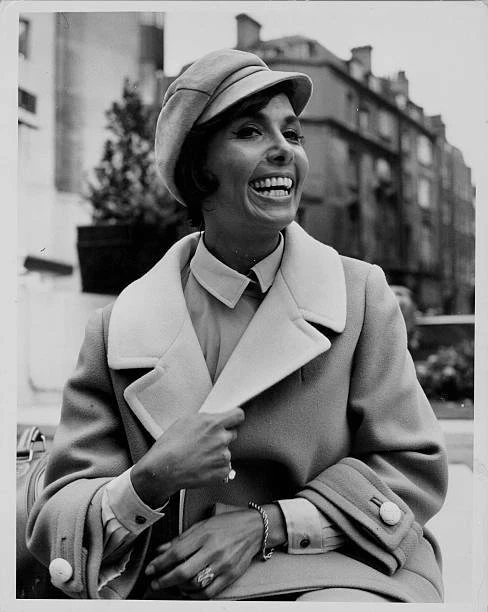 Actress And Singer Lena Horne Arriving At Dorchester Hotel 1964 OLD PHOTO