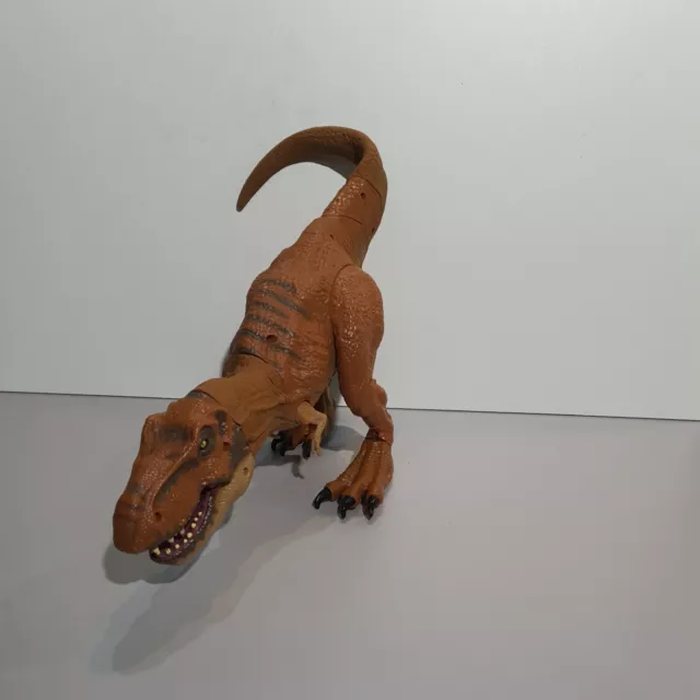 Jurassic World JW  Stomp and Strike Tyrannosaurus T-Rex Hasbro 2015 Sounds 3