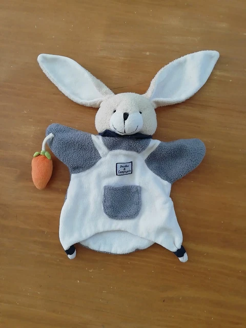 0/ Doudou Et Compagnie Marionnette Lapin Blanc Gris Bleu Carotte Séraphin
