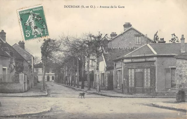 CPA 91 DOURDAN / AVENUE DE LA GARE / cliché rare