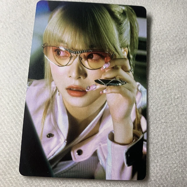 EUNCHAE LE SSERAFIM PERFECT NIGHT Celeb K-pop Girl Photo Pink Nights