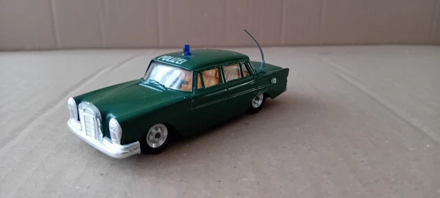 Voiture à Remonter GAMA Mercedes 220S Avec Clés Et Boîte - Occasion, Référence 407/4070