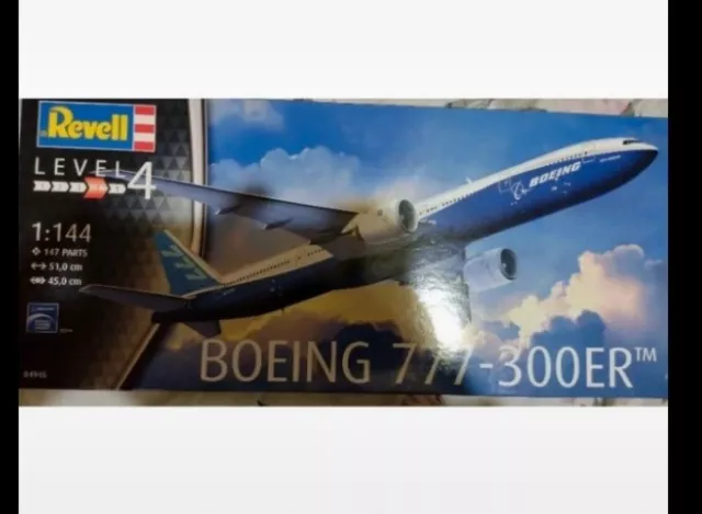 Revell 04945 1:144 Scale Boeing 777-300ER Plastic Model Kit, BRAND NEW