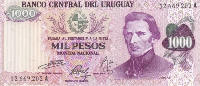 1000 Pesos UNC Bank Bill. One thousand pesos uncirculated note. Uruguay 1974 ND