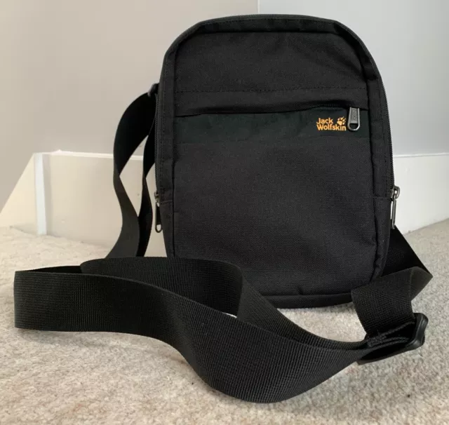 Jack deals wolfskin purser