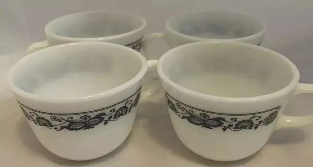 Vintage Pyrex Mugs Old Town Blue Onion 4 Coffee Cup Glassware Corelle Corning