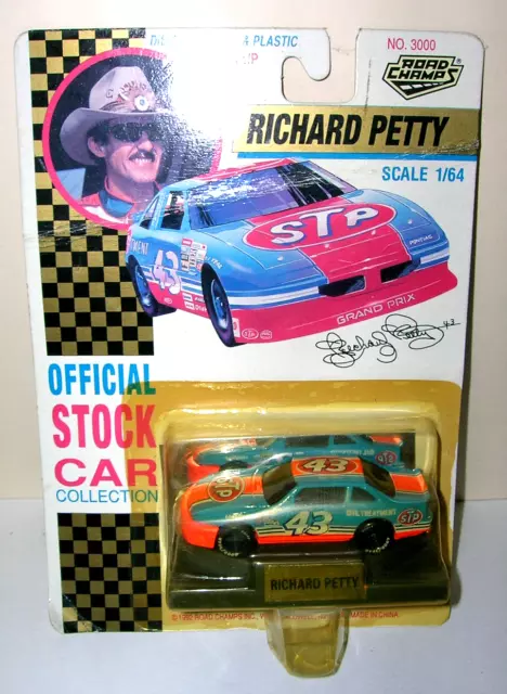 Richard Petty Road Champs #43 NASCAR 1992 Die Cast 1:64 Scale w/ Stand Vintage