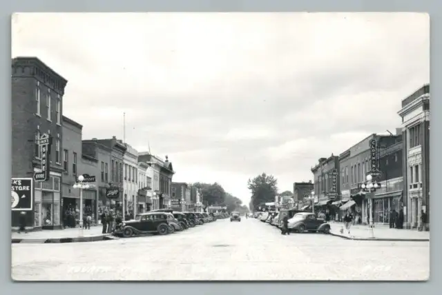 Fourth Street VINTON Iowa RPPC Vintage Benton County Photo Postcard 1940s