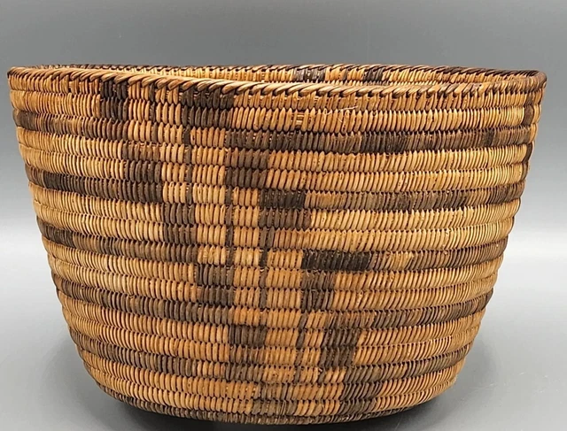 Beautiful Vintage Pima Native American  Akimel Oʼodham Basket  Classic