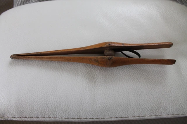 outil ancien-baguette de gantier en bois-objet d art populaire