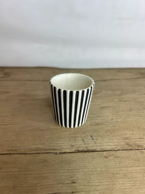 VINTAGE 1960s ORIGINAL RETRO HORNSEA BLACK SUMMIT POTTERY EGG CUP DISPLAY PIECE