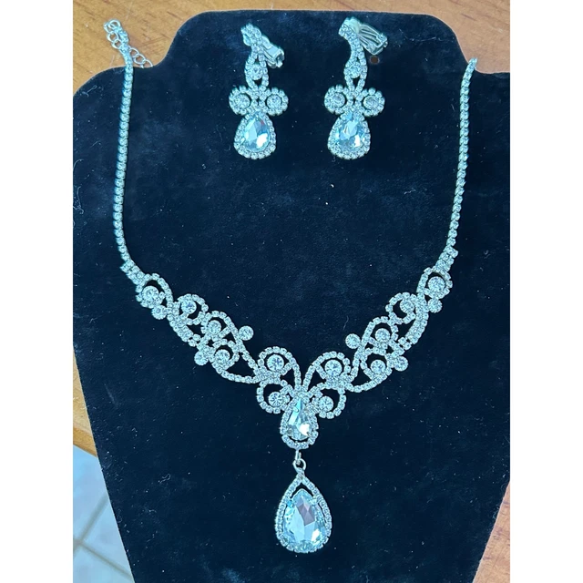 EVER FAITH Orecchini A Goccia Floreali Con Cristalli E Strass Per Matrimonio, Ballo E Festa, Confezione Regalo