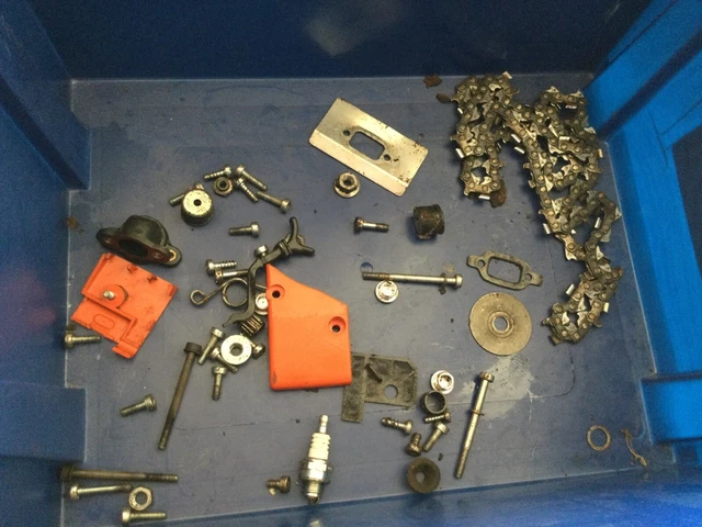 Lot De Pièces D'horlogerie Pour Montres Bracelet - Boîtiers, Mouvements? - Pour Restauration / Bricolage - En L'état