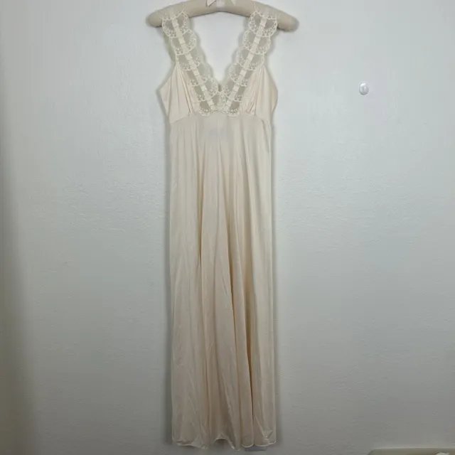 VINTAGE LILY OF France S Long Elegant Ivory Nylon Nightgown Open Back ...