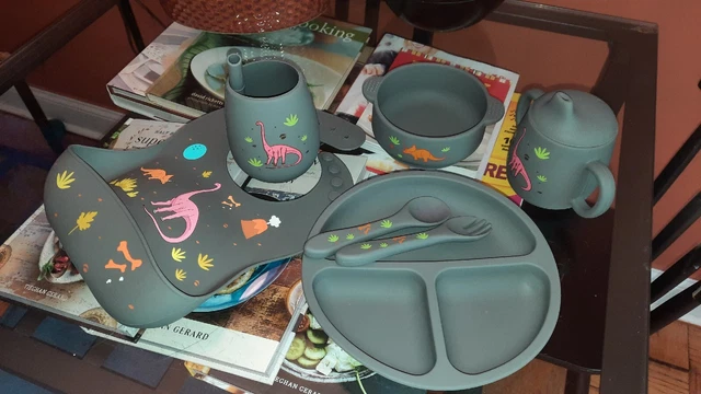 2 silicone baby feeding sets (14 piece set).