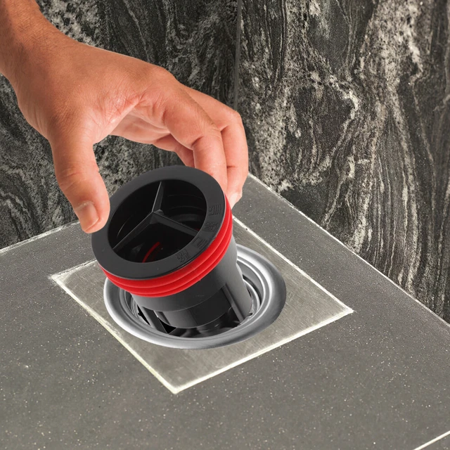 Desagüe de suelo en baño lavadora antireflujo