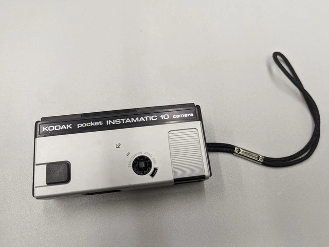 Cámara vintage Kodak Pocket Instamatic 10 con estuche 1