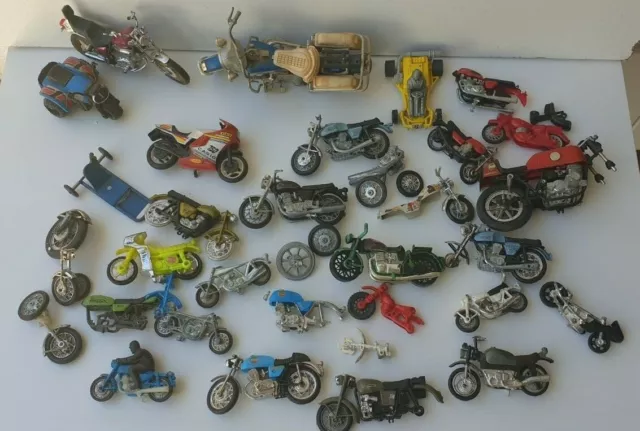 Lot de moto jouet ancien en métal plastique majorette minialuxe politoys