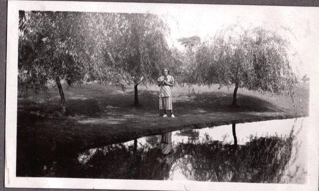 Vintage Photograph Womens Girls Fashion City Park White Plains New York Photo