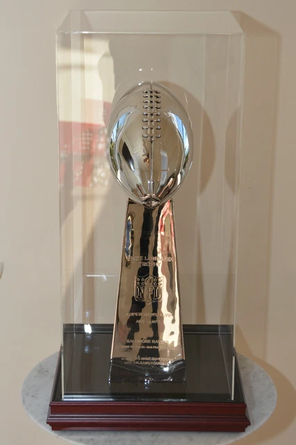 Vince-Lombardi-Super-Bowl-Trophies-1-734x1024-1-1 - Hollywood