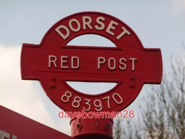 Photo  Anderson: Detail Of Red Post A Close-Up Of The Finial Of The Finger-Post)