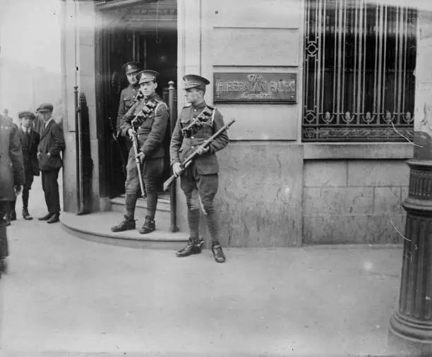 1922 British Soldiers Patrolling The Streets Of Dublin Ireland Old Photo