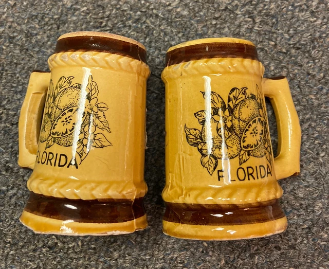 VINTAGE FLORIDA SALT and Pepper Shakers Pottery Gold Mug Japan 5.90